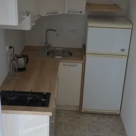 Jure Apartment *
